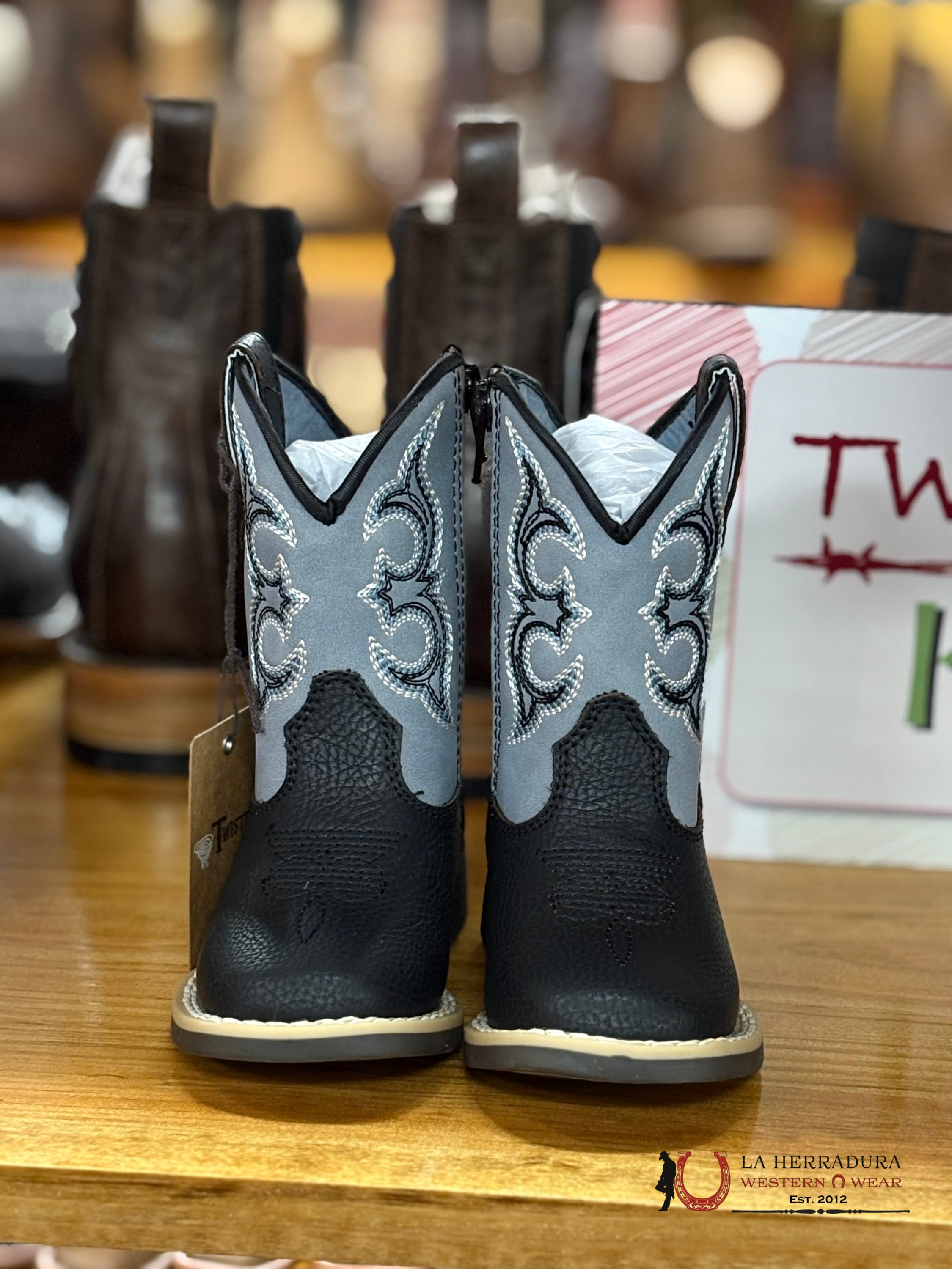 Twisted X Killian Black With Blue Stiching Niños