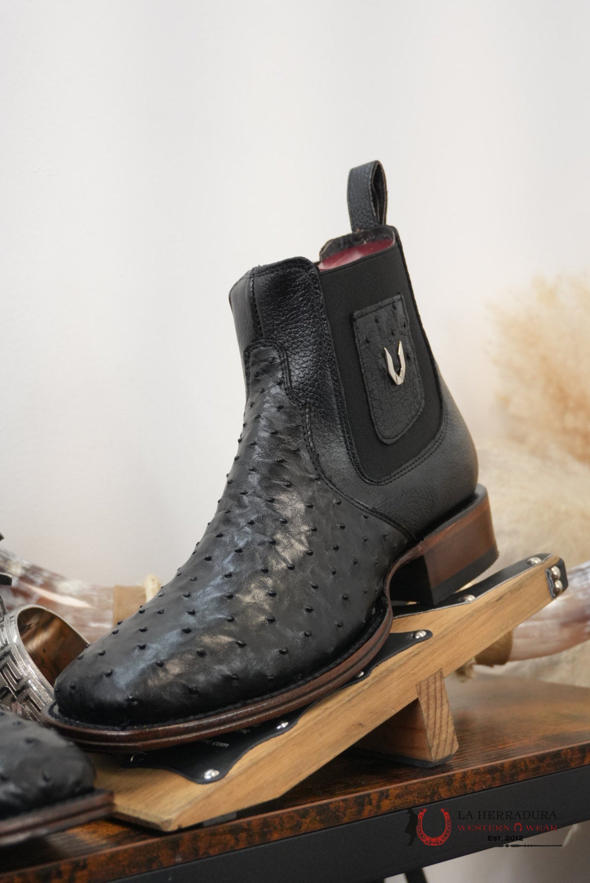 VESTIGIUM SHORTBOOT EXOTIC OSTRICH BLACK - 0305 BOTAS HOMBRES