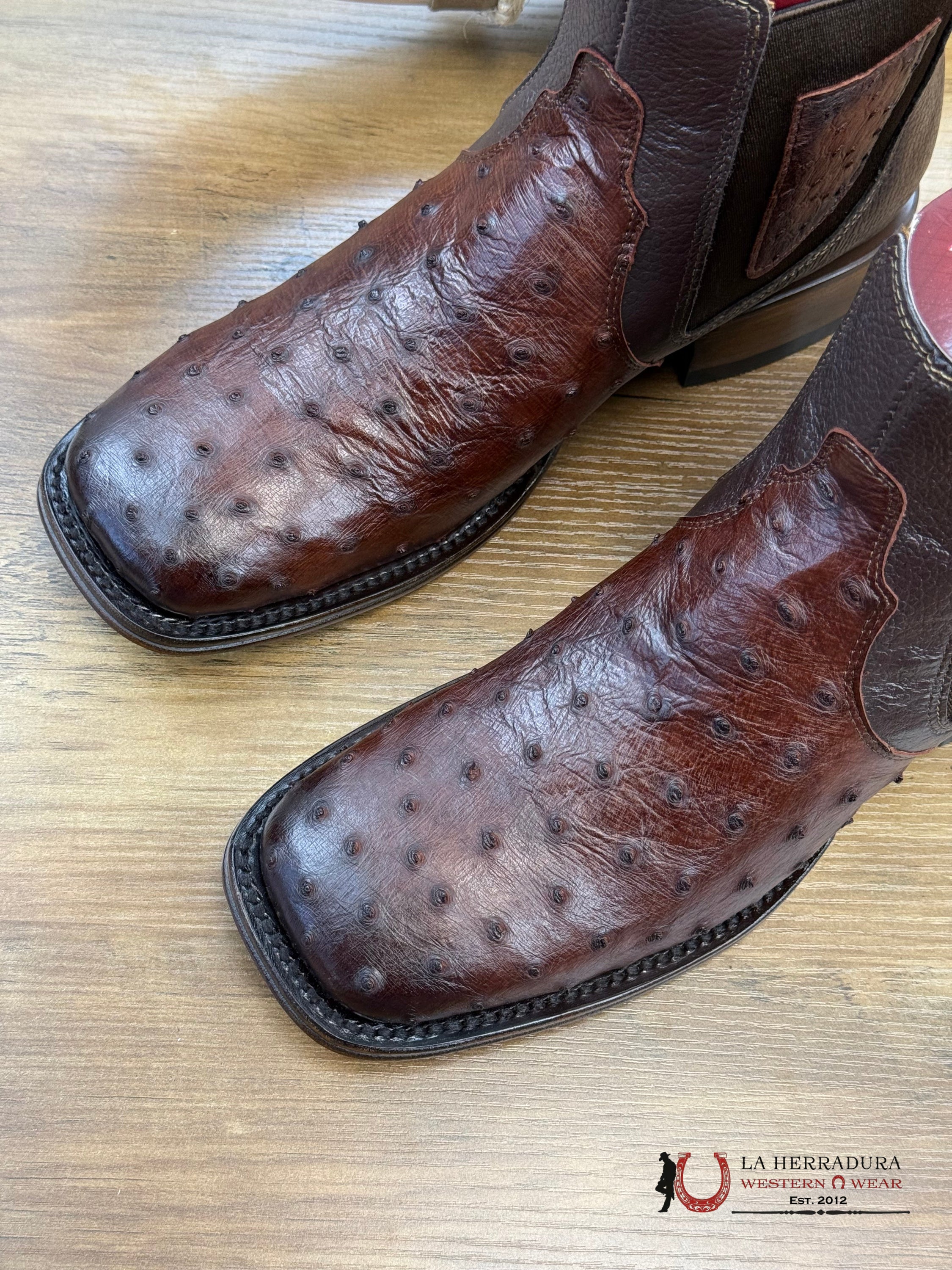 VESTIGIUM SHORT BOOT EXOTIC OSTRICH BROWN LEATHER - 0316 BOTAS HOMBRES