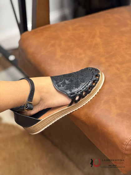 HUARACHE DE MUJER MACARENA NEGRO
