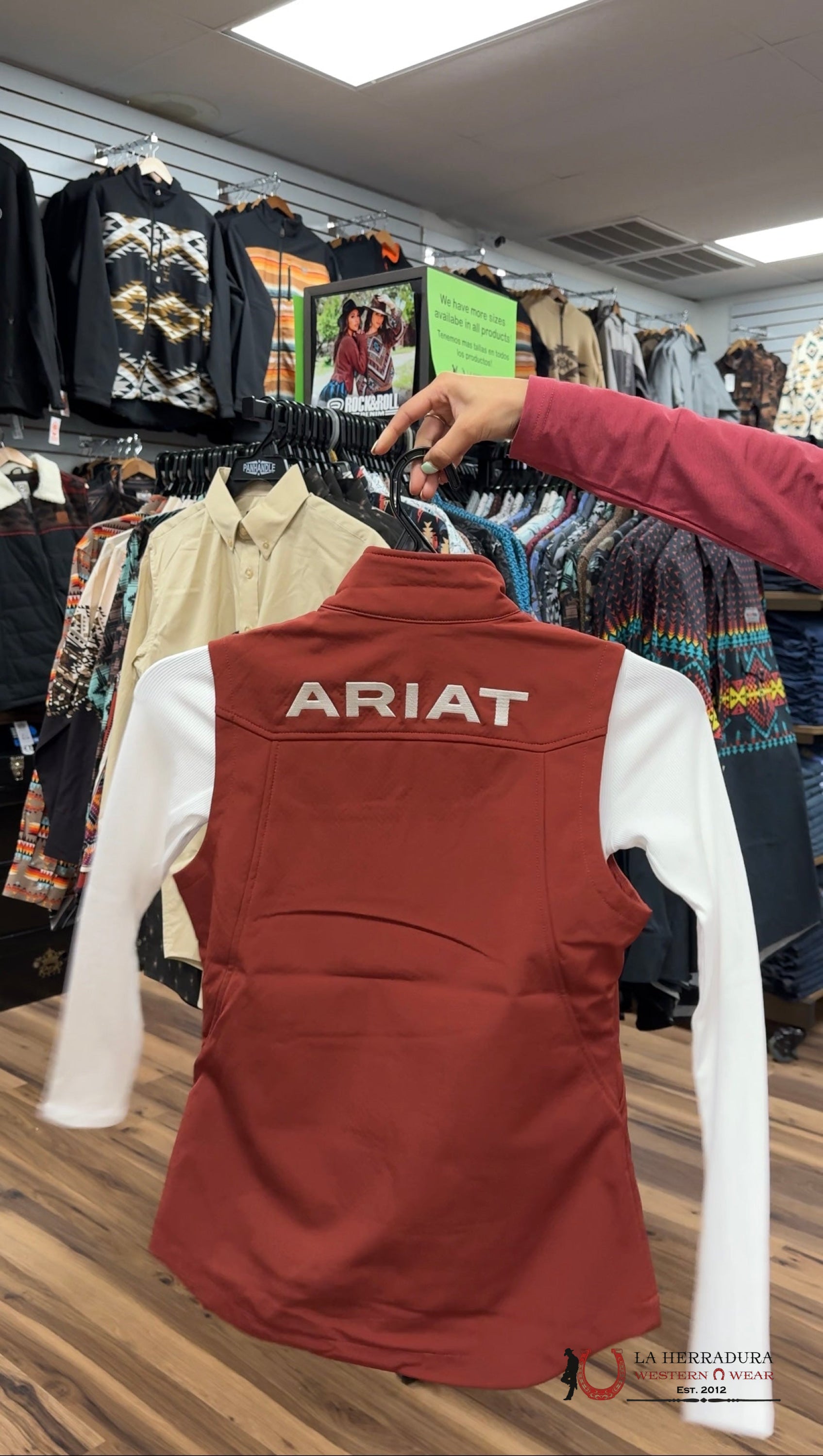 Women’s Ariat New Team Softshell Vest Fired Brick Ropa Mujeres
