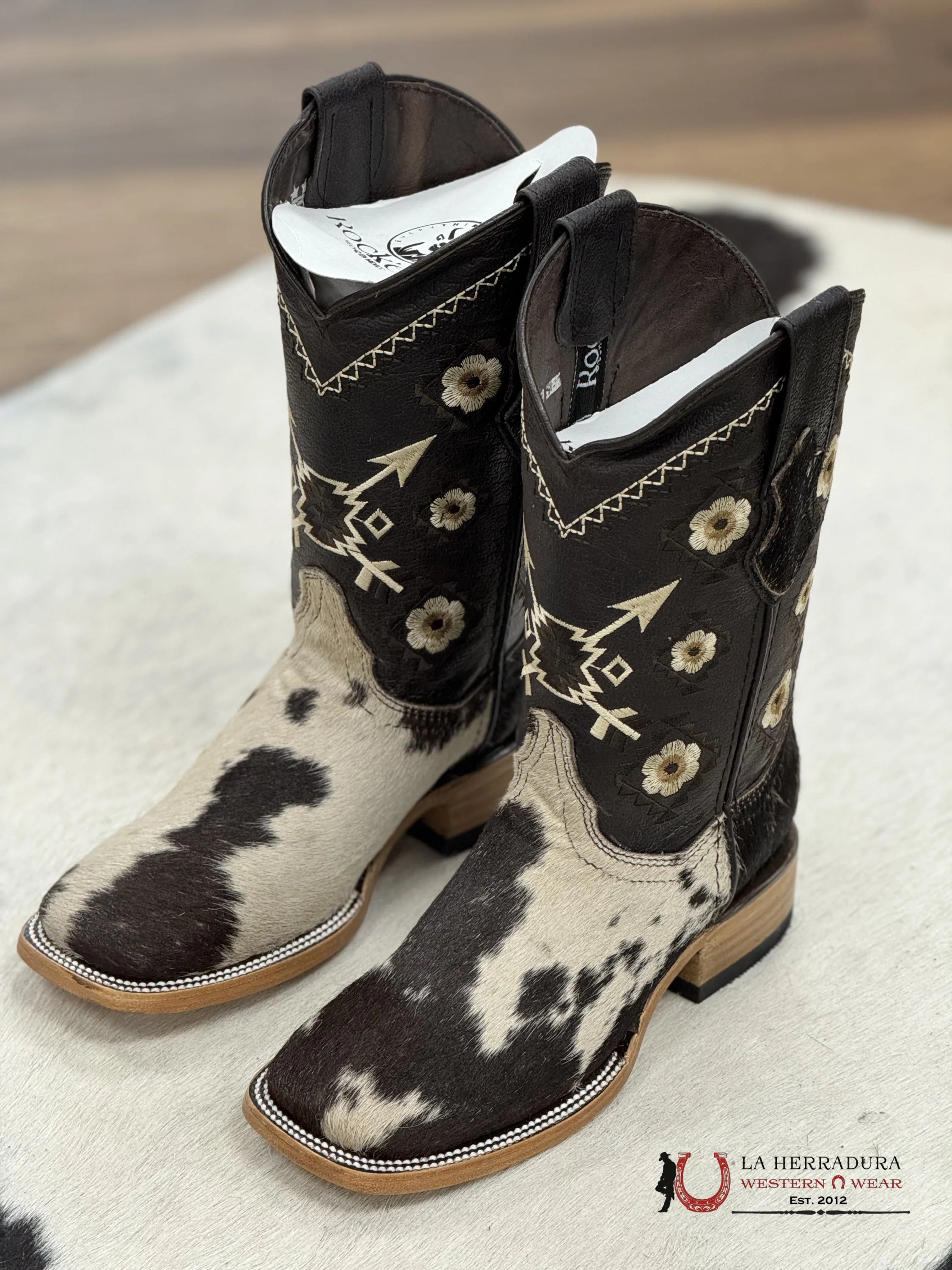 Womens Cedona Black & White Cowhide (Every Pair Is Unique) Botas Mujeres