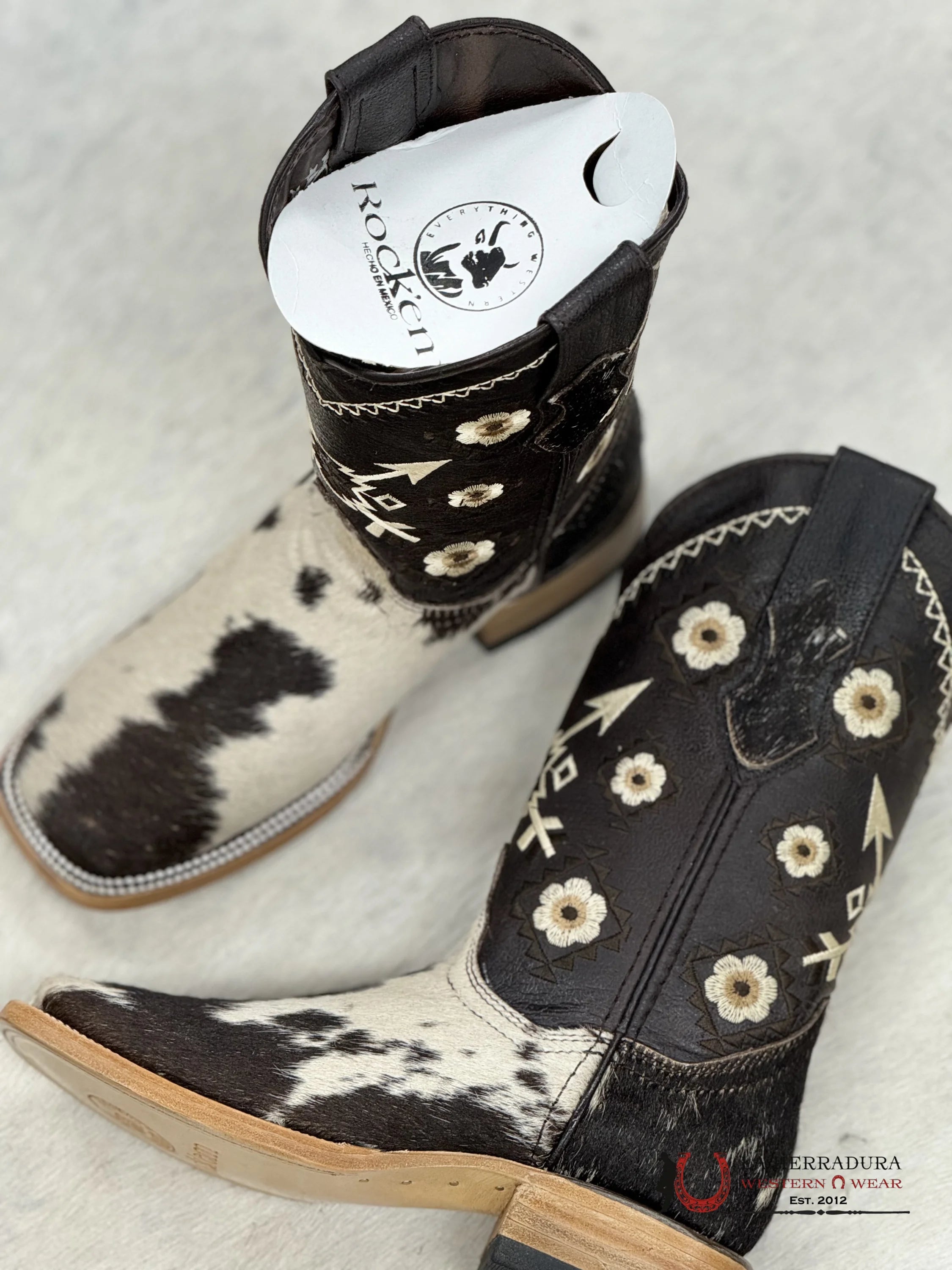 Womens Cedona Black & White Cowhide (Every Pair Is Unique) Botas Mujeres