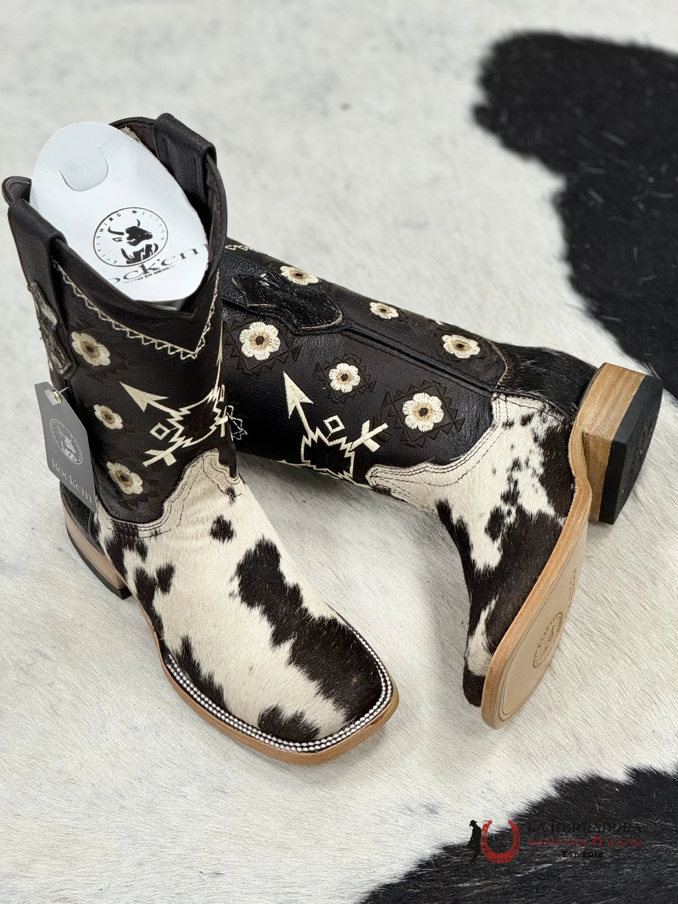 Womens Cedona Black & White Cowhide (Every Pair Is Unique) Botas Mujeres