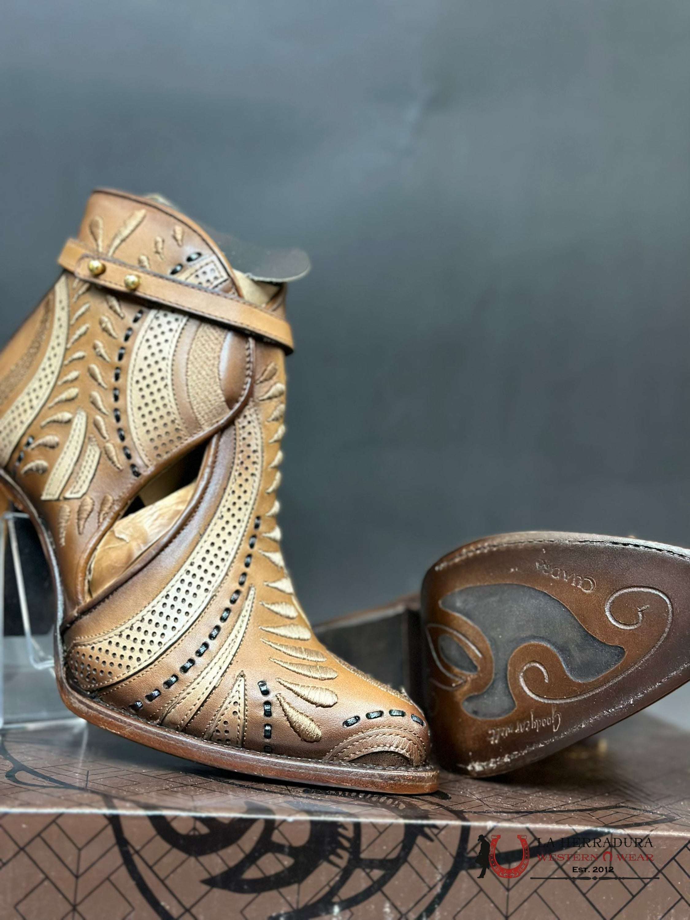 WOMENS CUADRA MAPLE EMBROIDERY & HARNESS SHORT BOOT CU642 - La