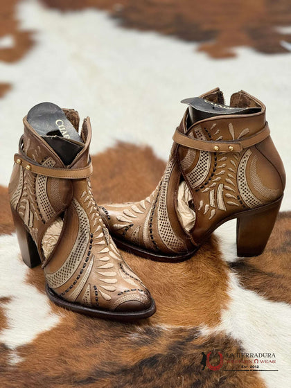 BOTAS LOS ALTOS PARA MUJER AVESTRUZ MOCHA ESTILO RODELO