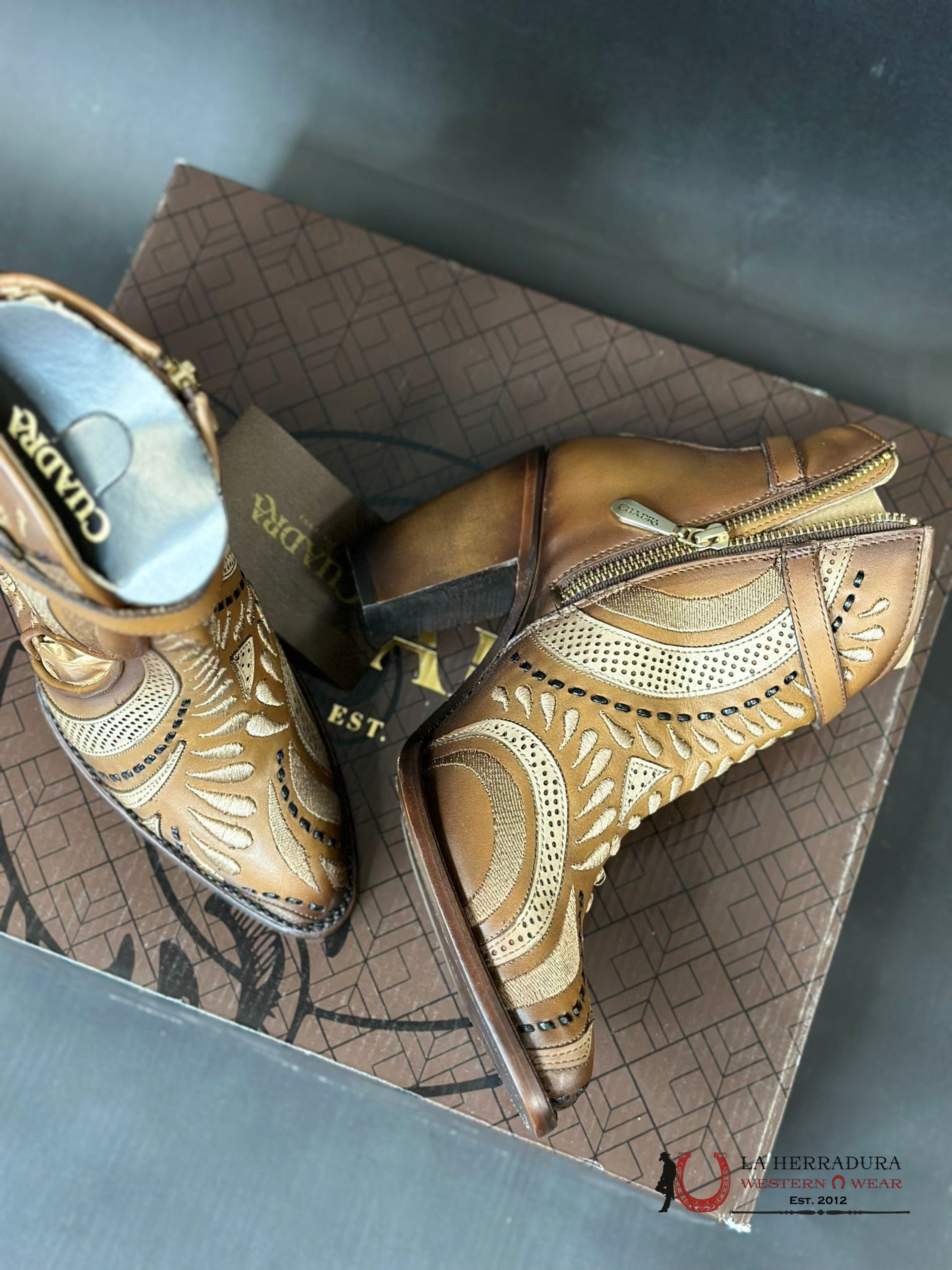 WOMENS CUADRA MAPLE EMBROIDERY & HARNESS SHORT BOOT CU642