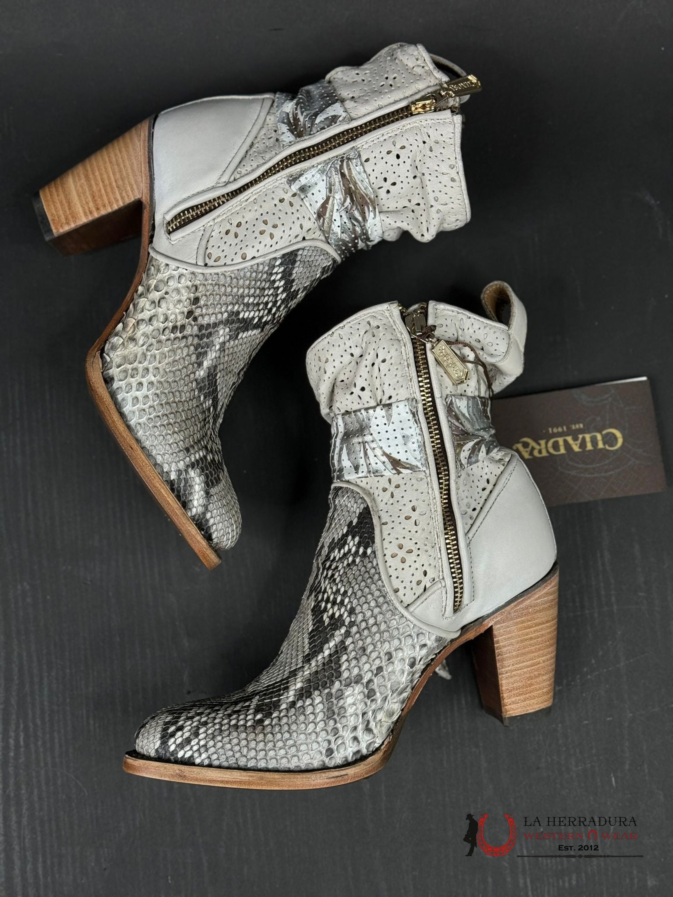 Women’s Cuadra Python Belly Plunge Natural Zipper & Cut Out Round Botas Mujeres