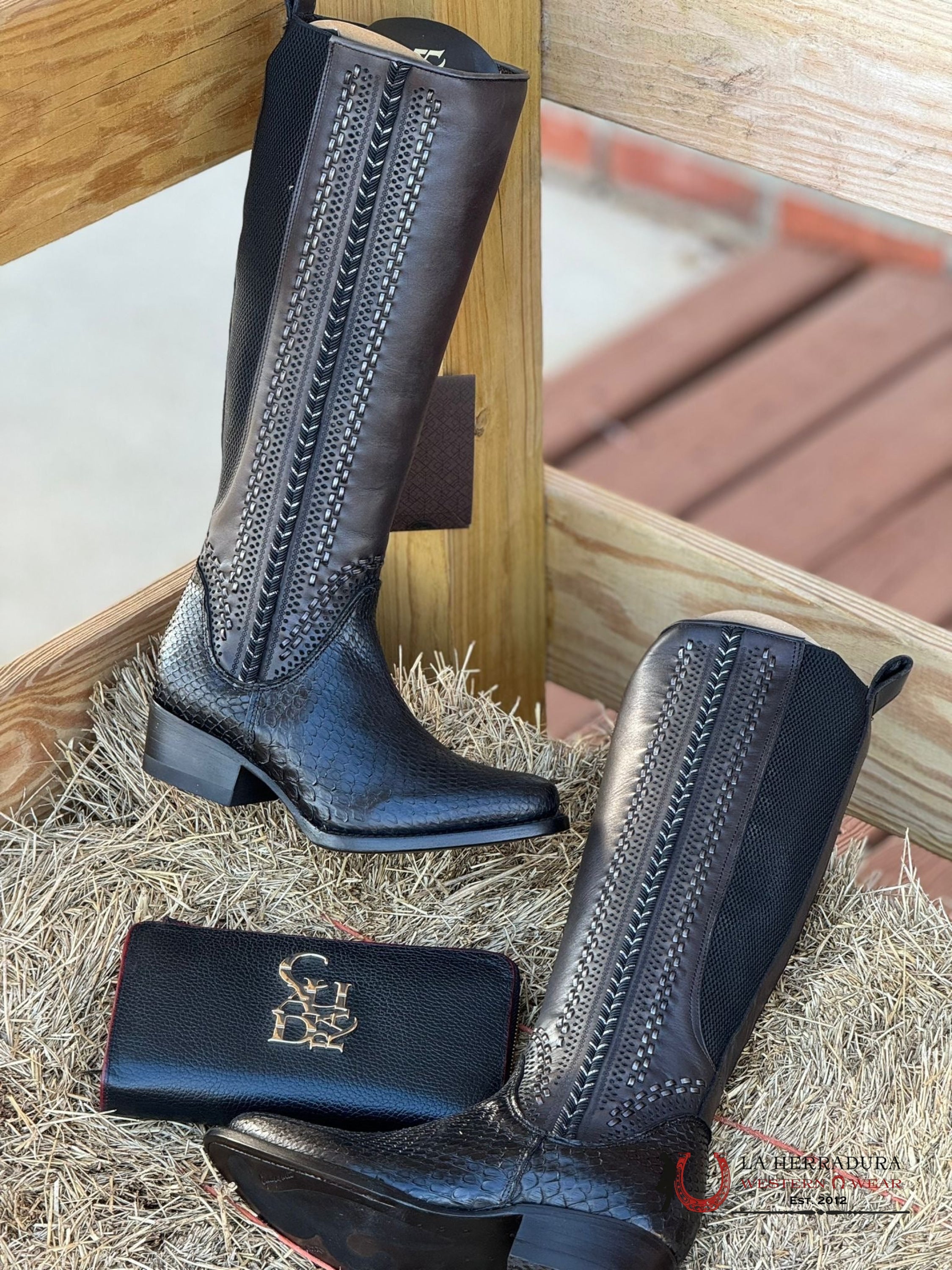 Womens Cuadra Python Plunge Black Zipper & Woven Tall Boot Round Toe Botas Mujeres