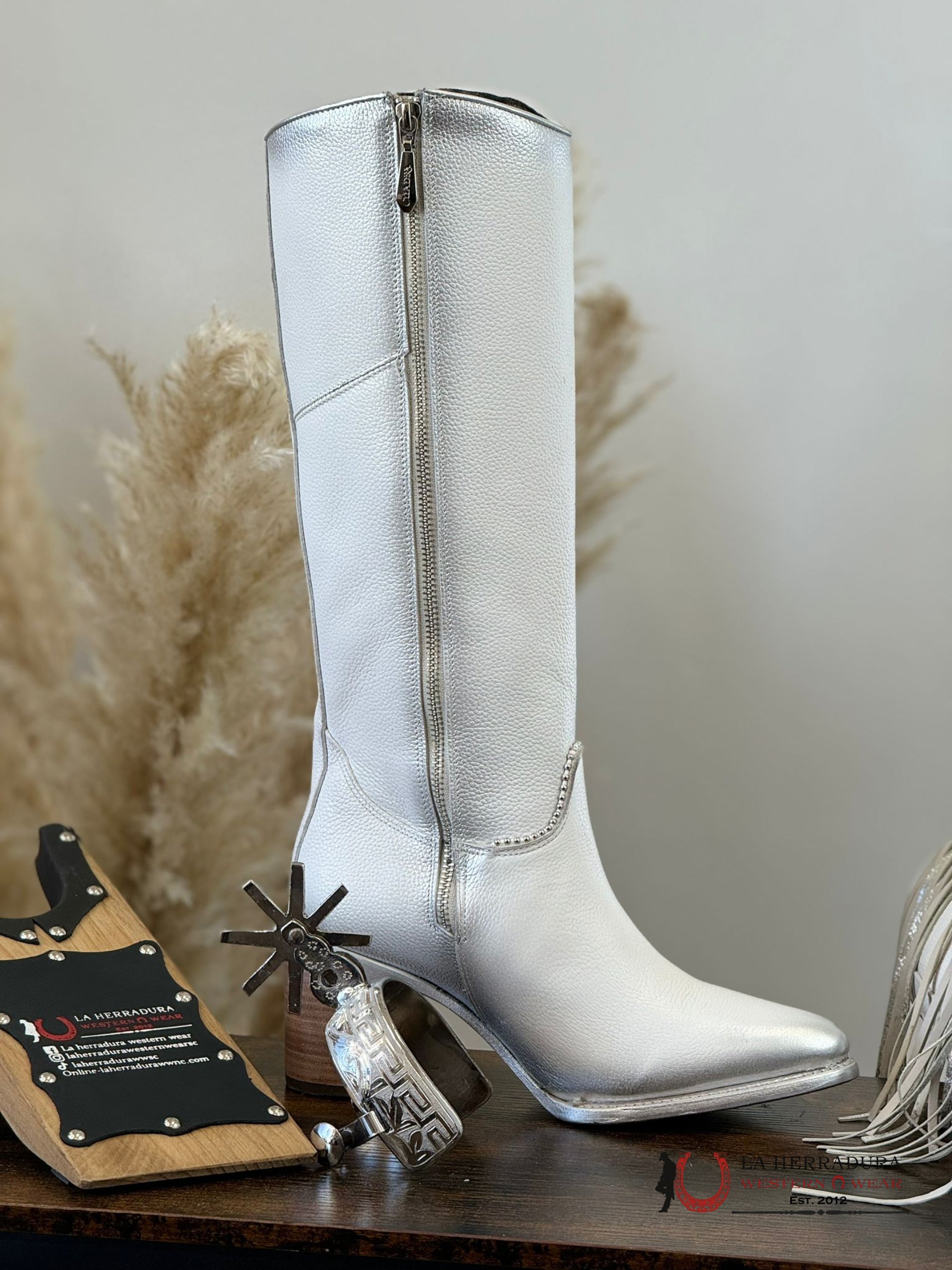 Womens Cuadra Res Cordova White Zipper & Studs Fringe Point Toe Tall Boot Botas Mujeres