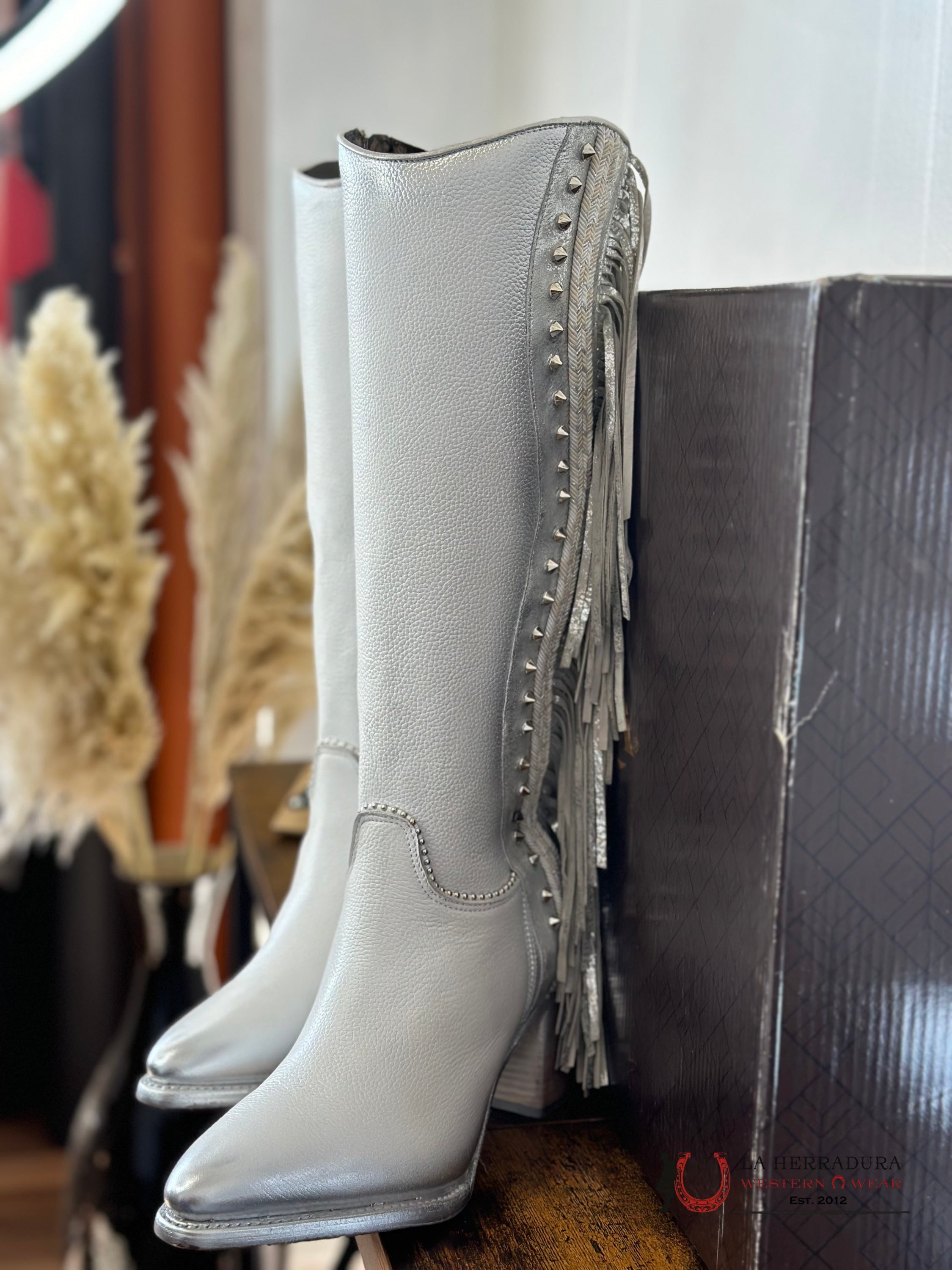 Womens Cuadra Res Cordova White Zipper & Studs Fringe Point Toe Tall Boot Botas Mujeres