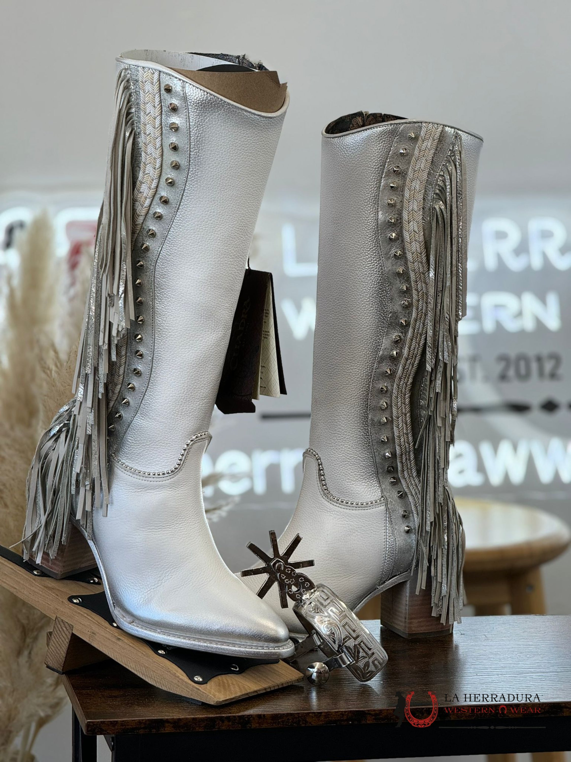 Womens Cuadra Res Cordova White Zipper & Studs Fringe Point Toe Tall Boot Botas Mujeres