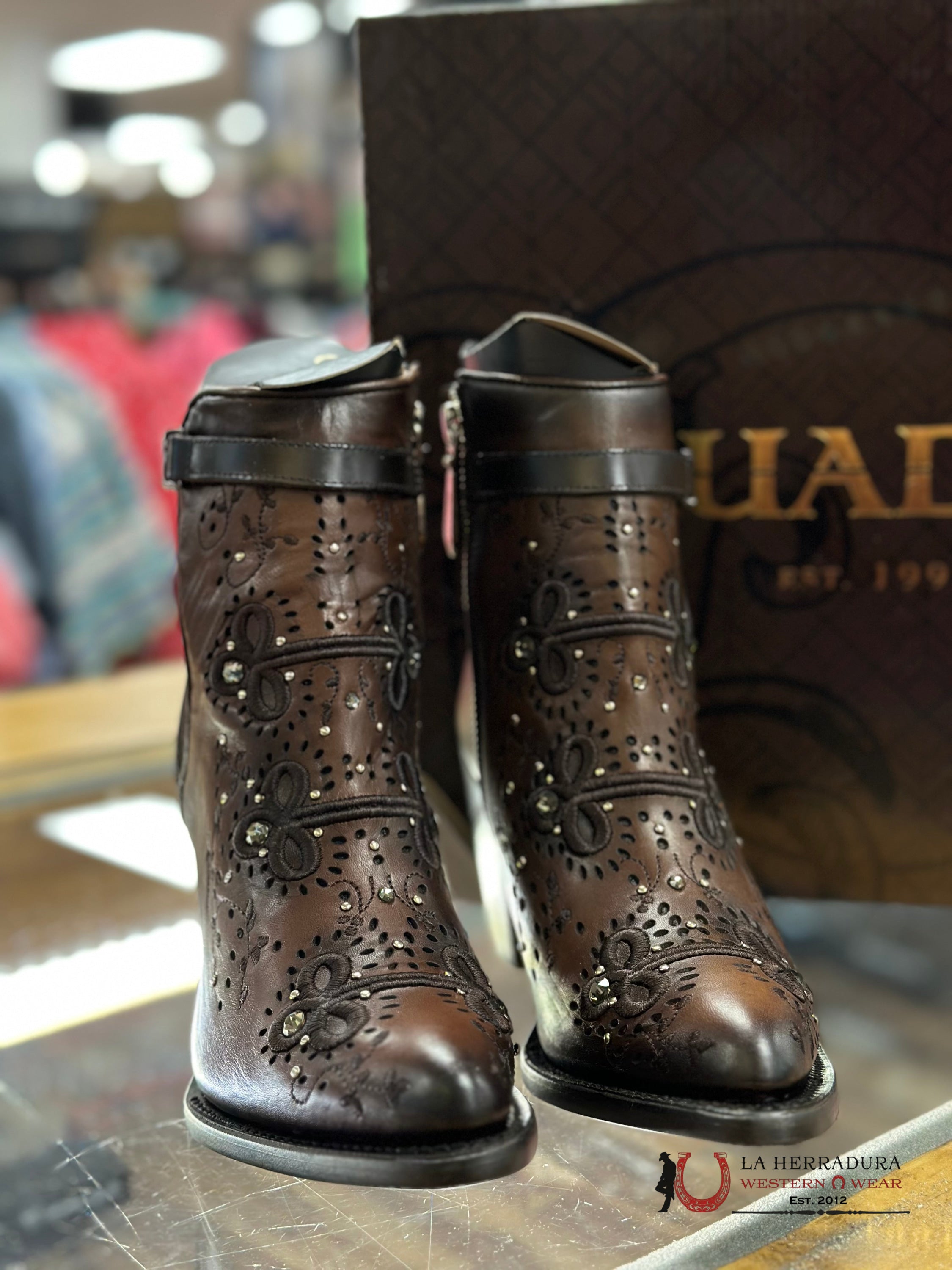 Womens Cuadra Short Boot Res Azteca Miel Embroidery & Studs Harness Round Toe Botas Mujeres