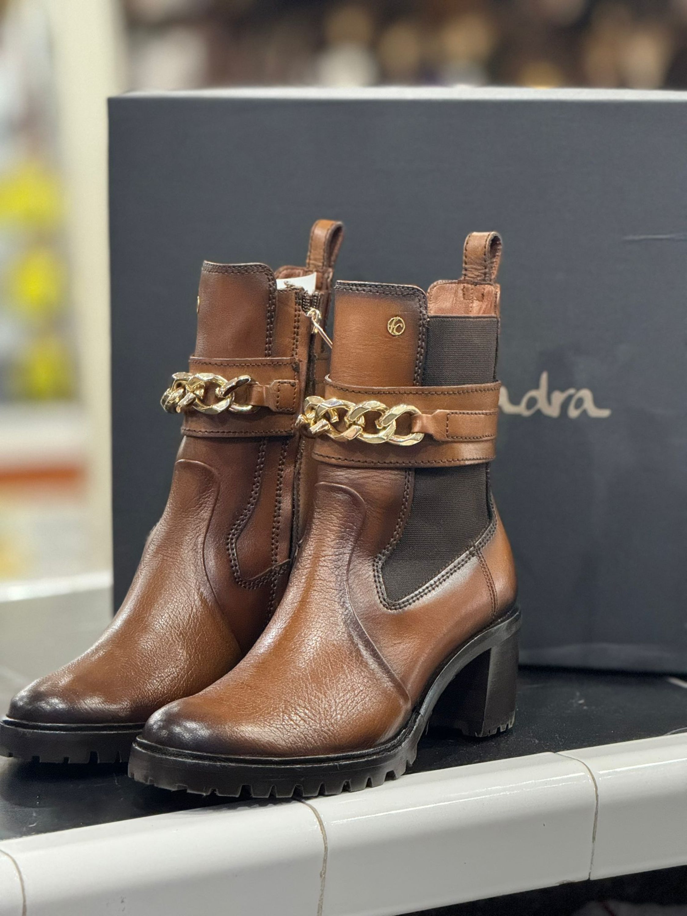 Women’s Franco Cuadra Short Boot Bufalina Paris Honey Cowhide Calf Botas Mujeres