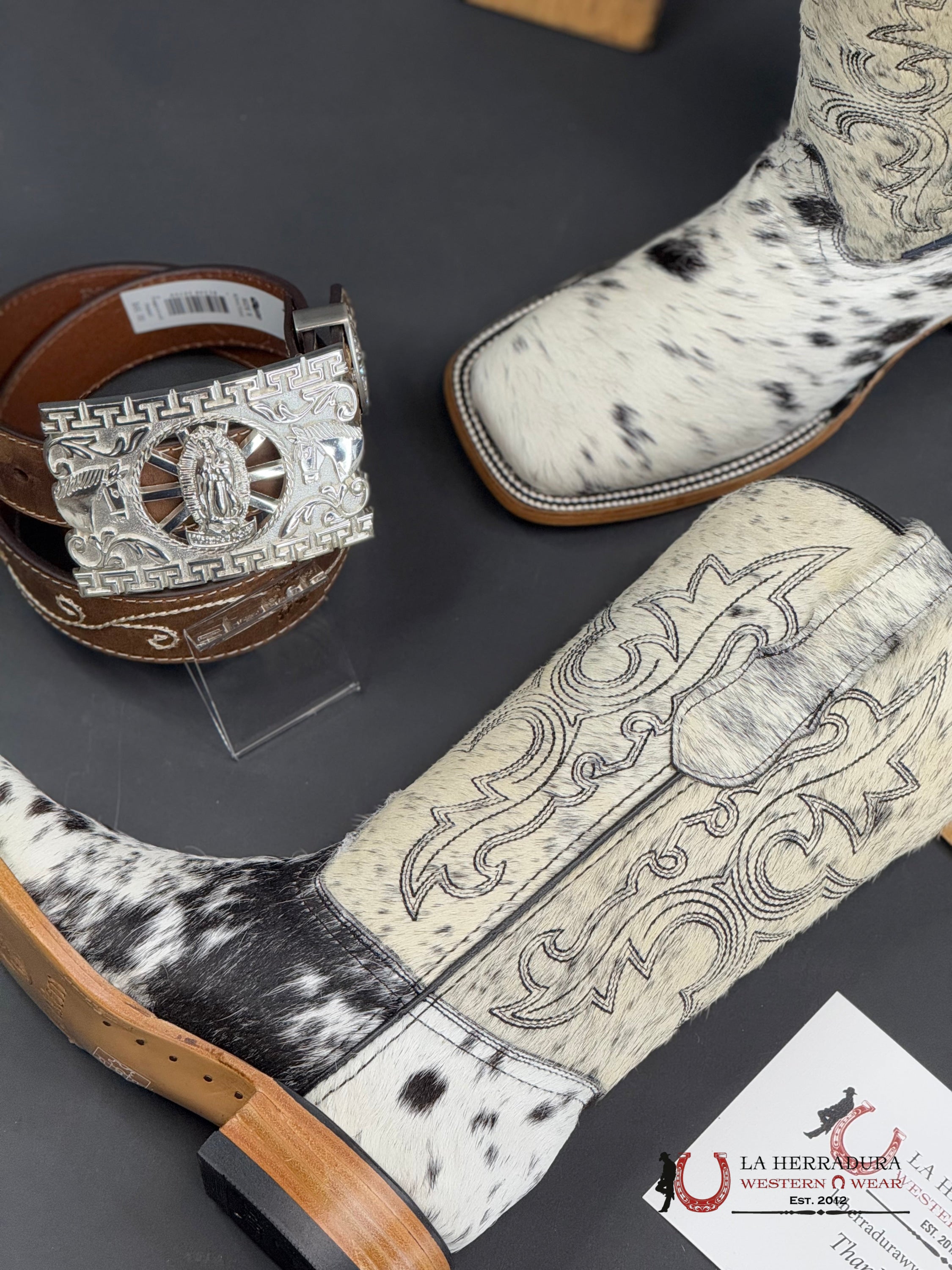 Womens Katherine Black & White Cowhide Top Boot (Every Pair Is Unique) Botas Mujeres