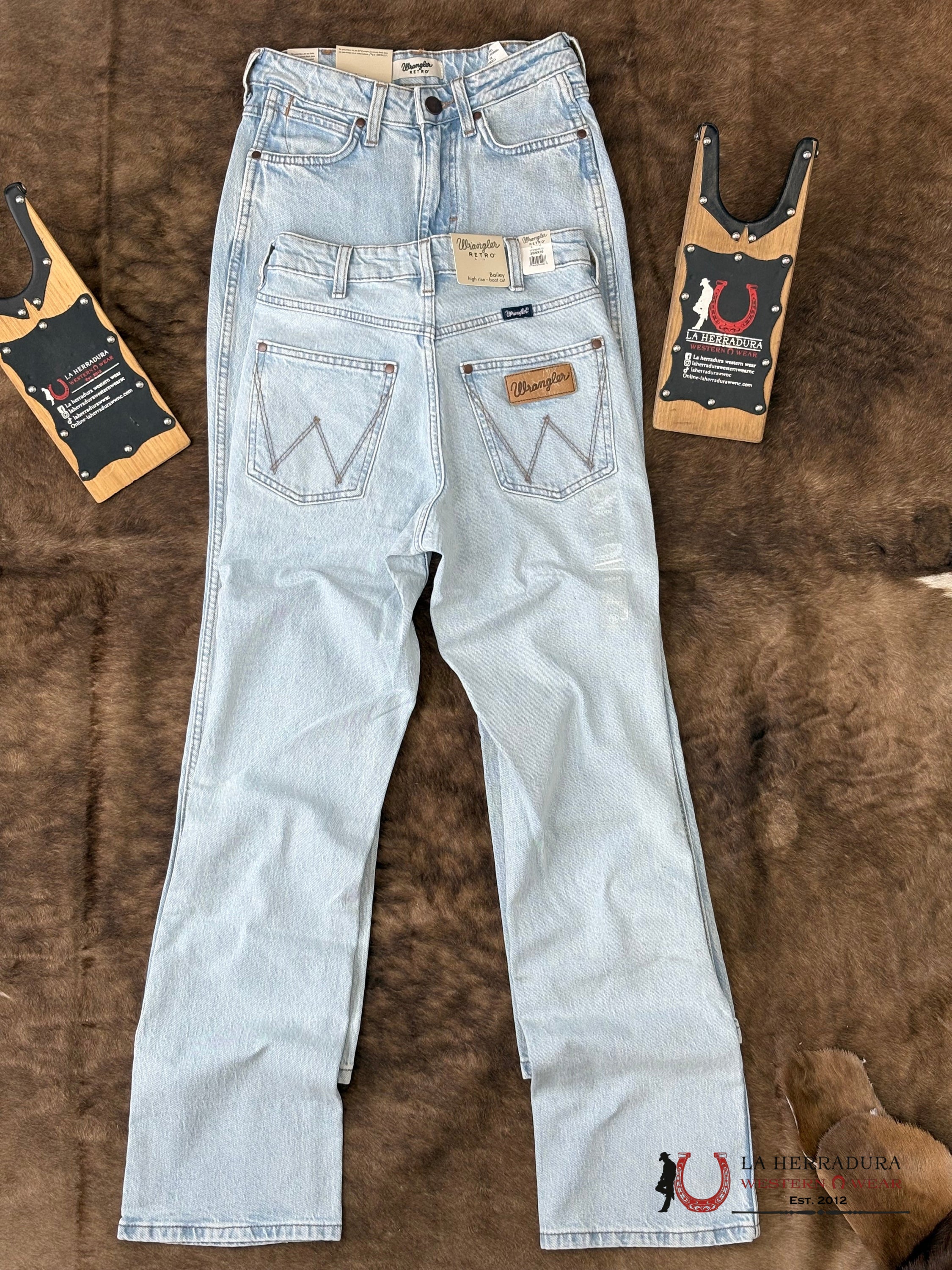 WOMENS WRANGLER BAILEY HIGH RISE BOOTCUT LIGHT WASHED ROPA MUJERES