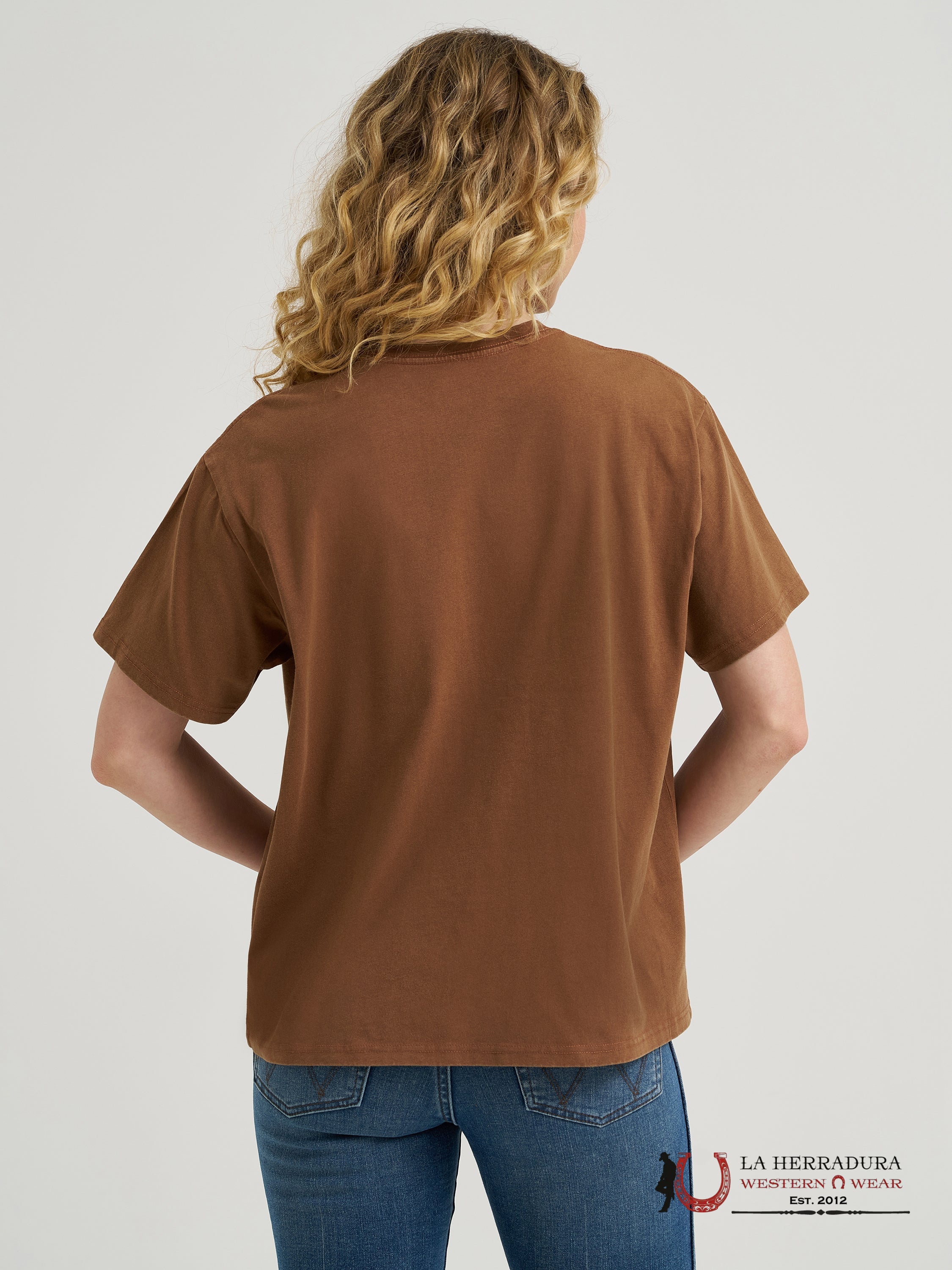 WOMEN’S WRANGLER RETRO GIRLFRIEND T-SHIRT BROWN YEEHAW 112366374 ROPA MUJERES