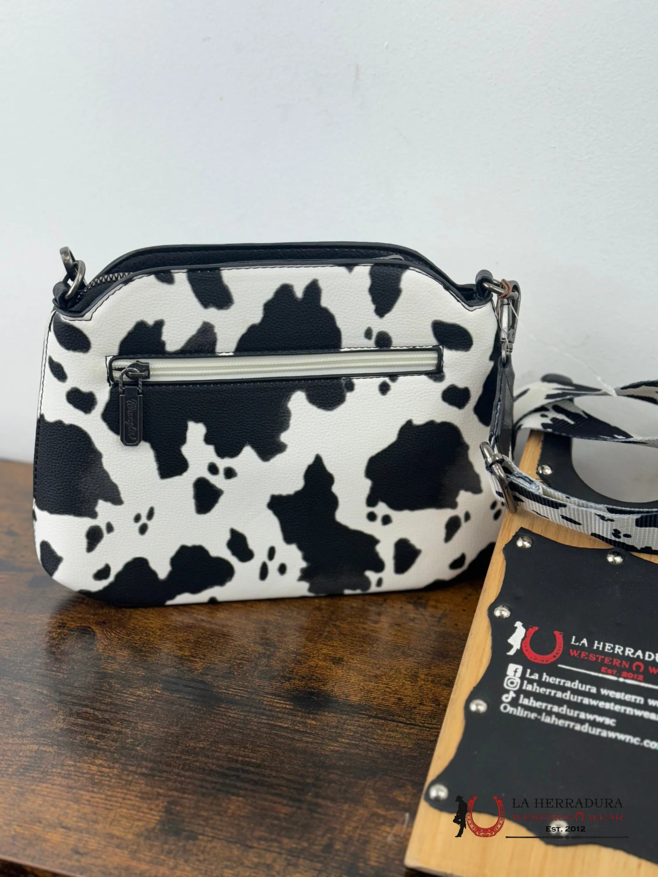 Wrangler Black Cow Print Crossbody Medium Ropa Mujeres