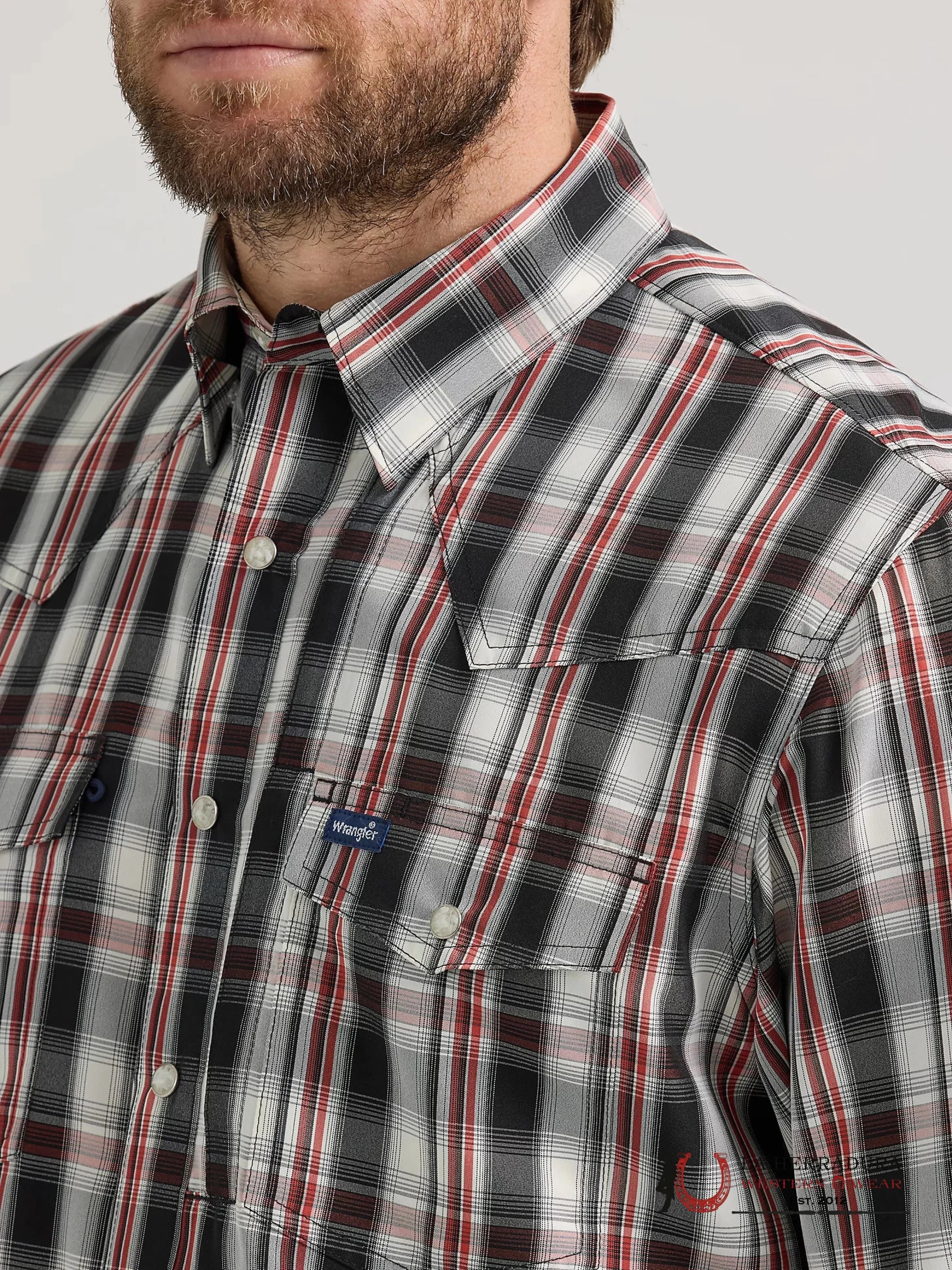 Wrangler Performance Classic Fit Black/Red Long Sleeve 2661 Ropa Hombres
