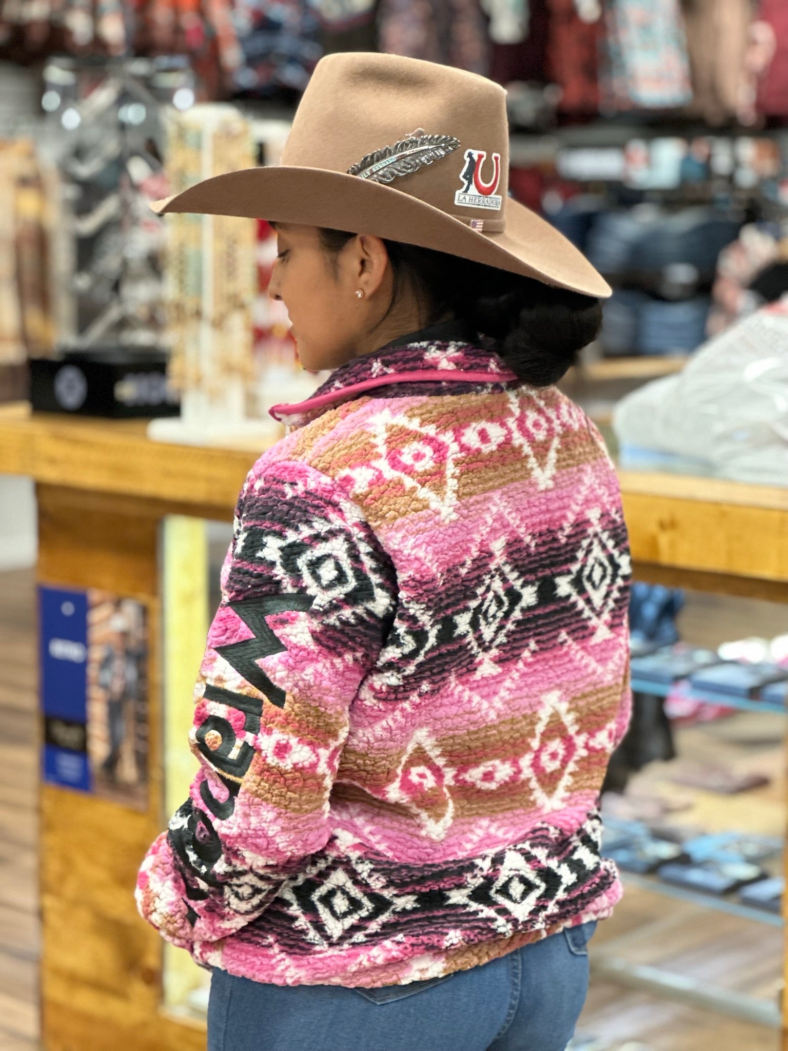 Sudadera Wrangler Retro Azteca Rosa 