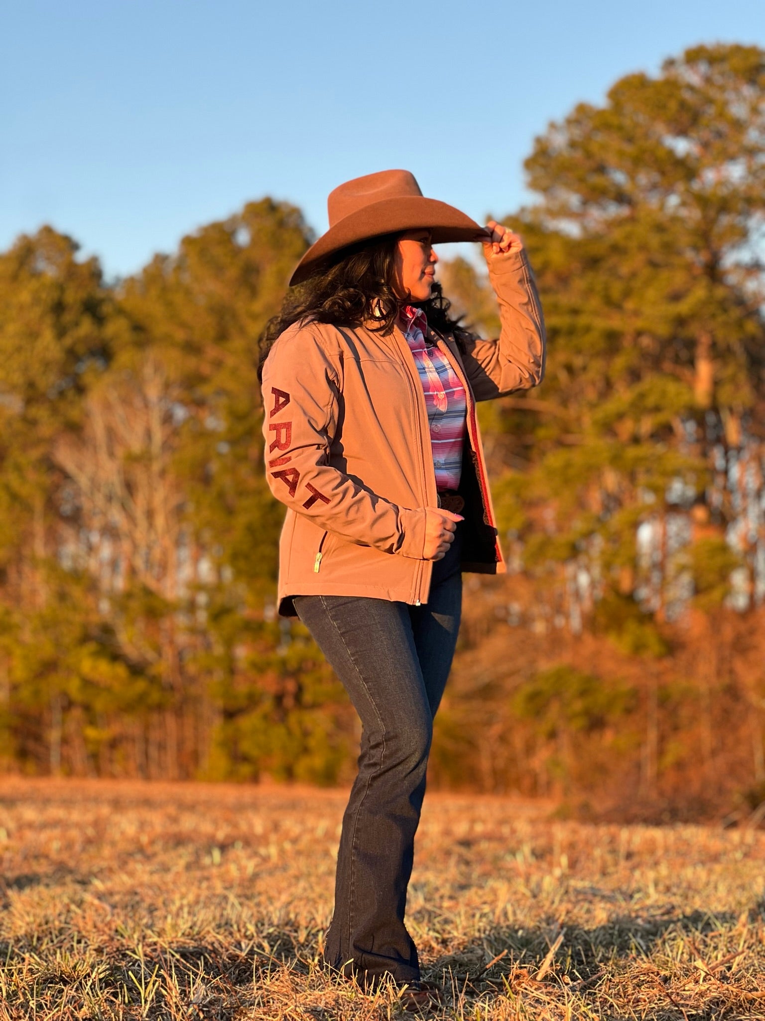 CHAQUETAS ARIAT PARA MUJER LOGO MARRÓN HIERRO 