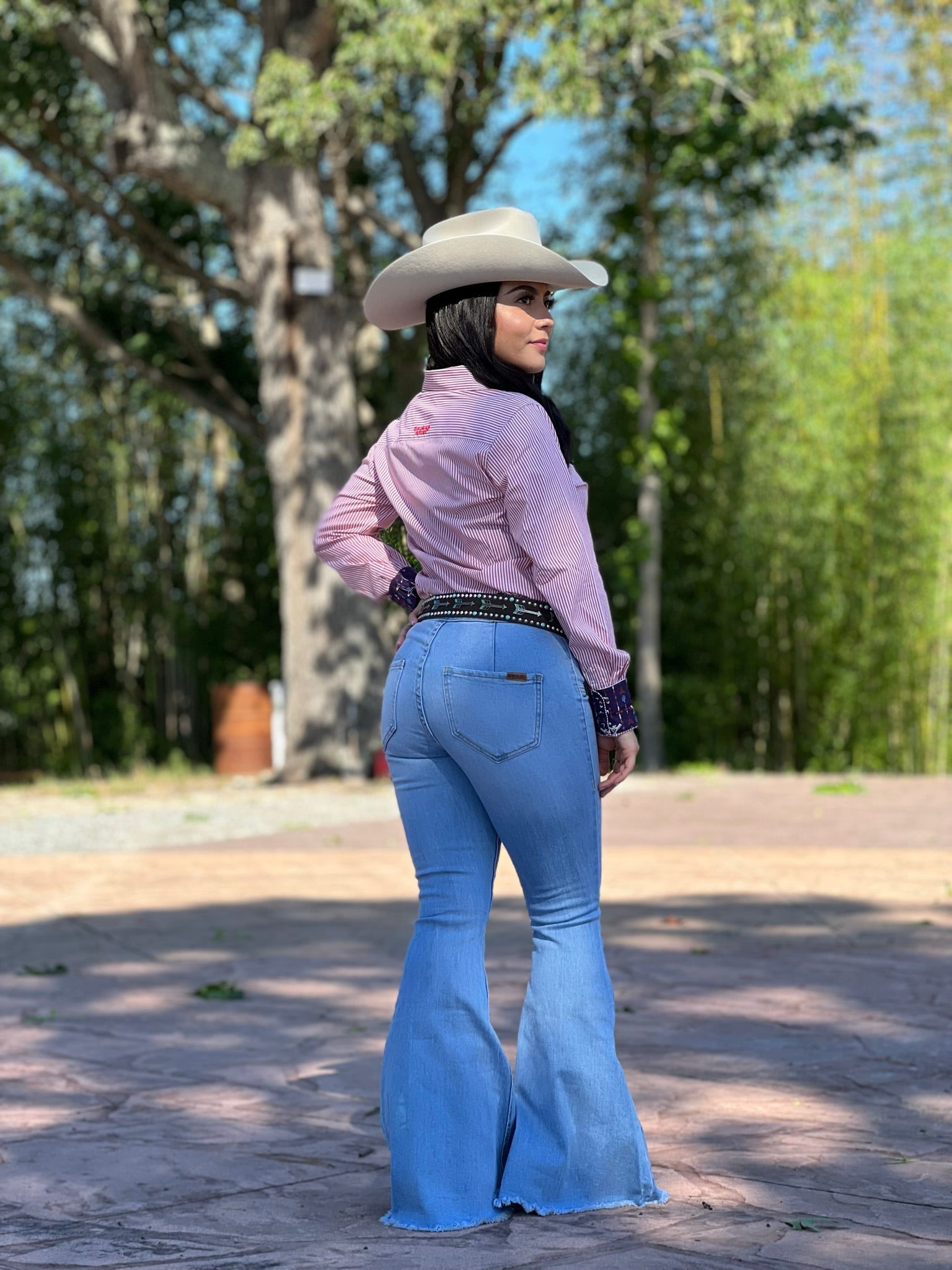 CAMISA ARIAT PARA MUJER ROJO POPPY/ RAYA BLANCO