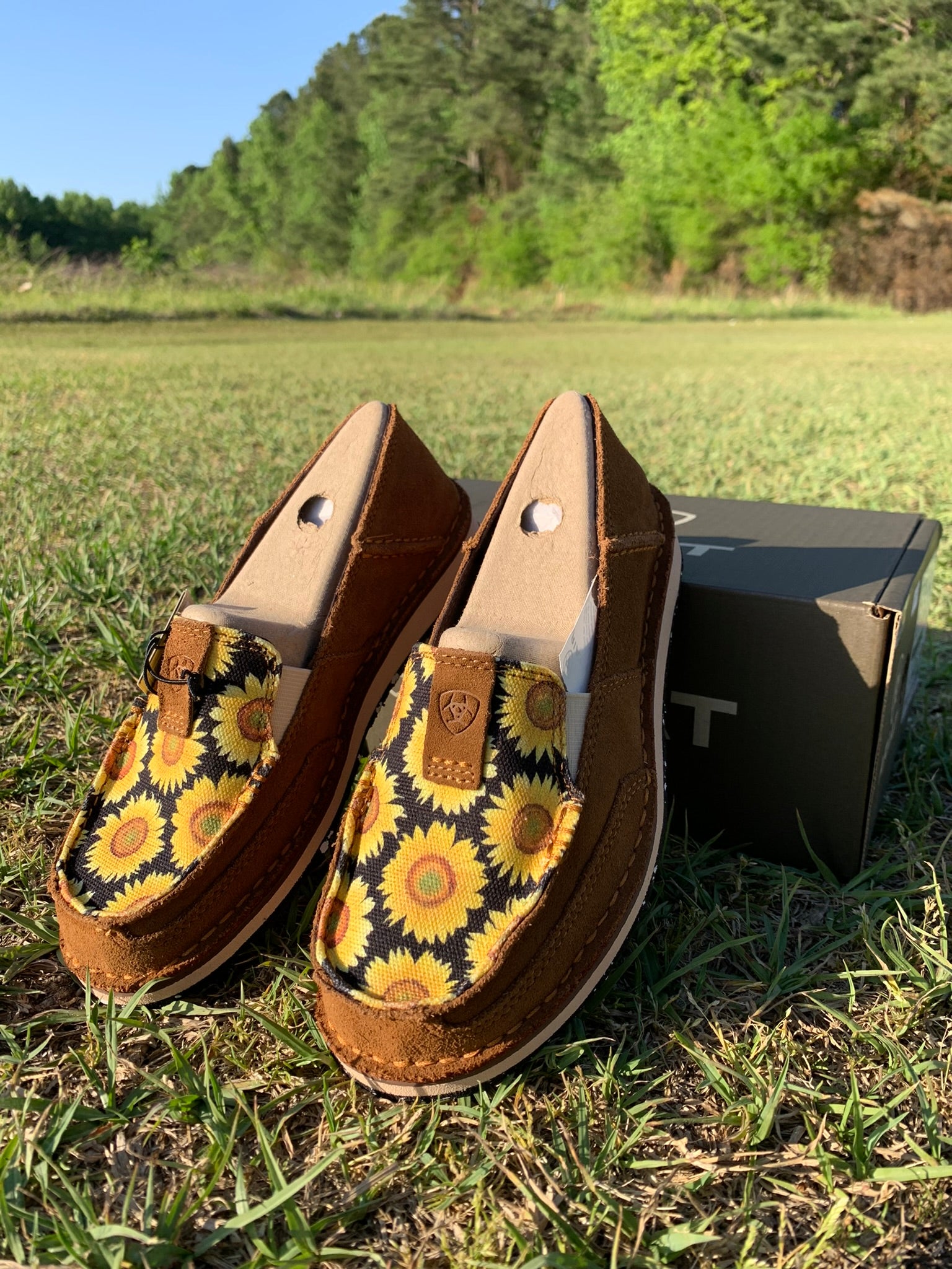 ARIAT WOMENS CRUSIER SUNFLOWERS