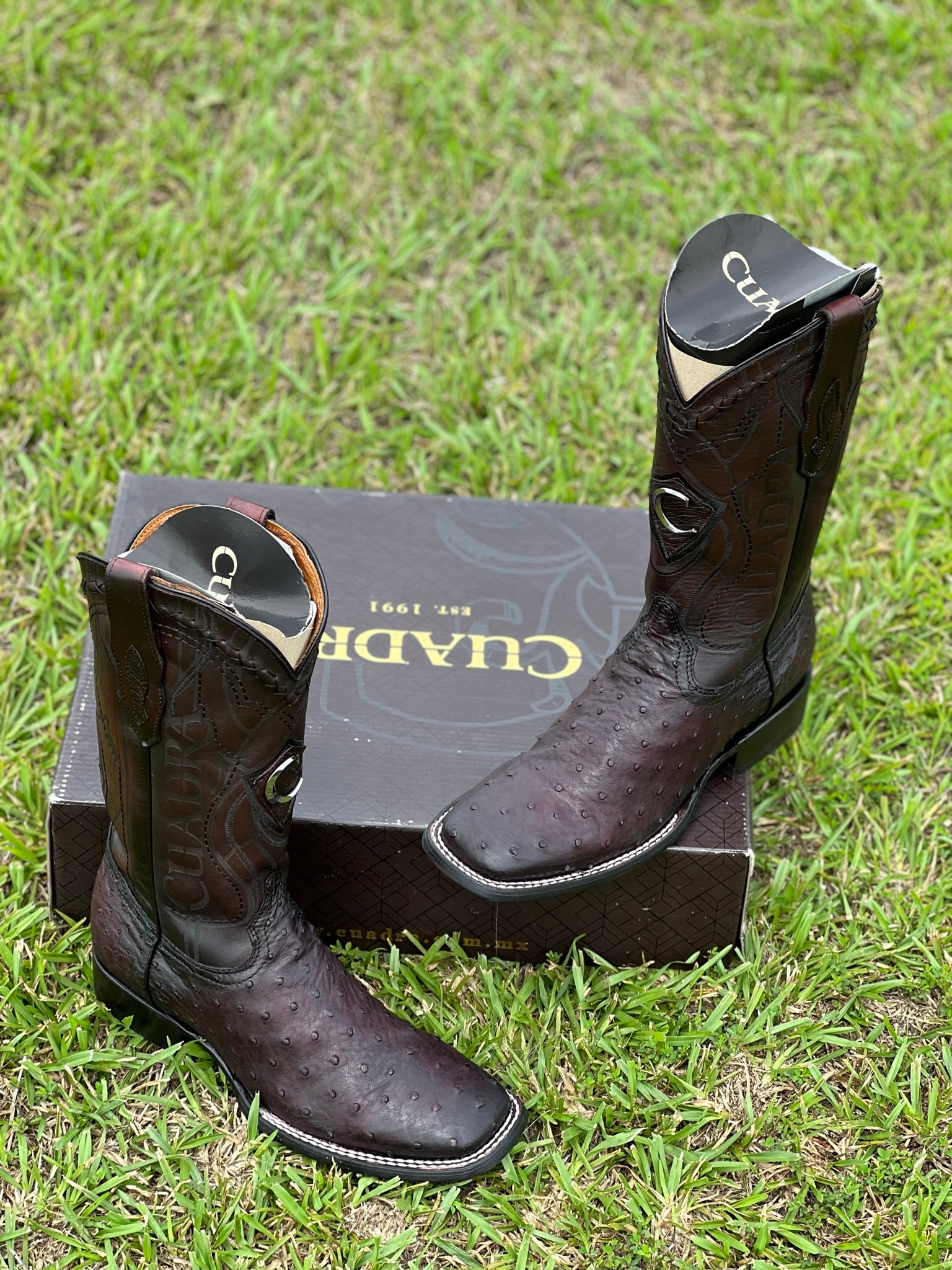 CUADRA BOOTS OSTRICH BLACKCHERRY LASER & EMBROIDERY SQUARE TOE