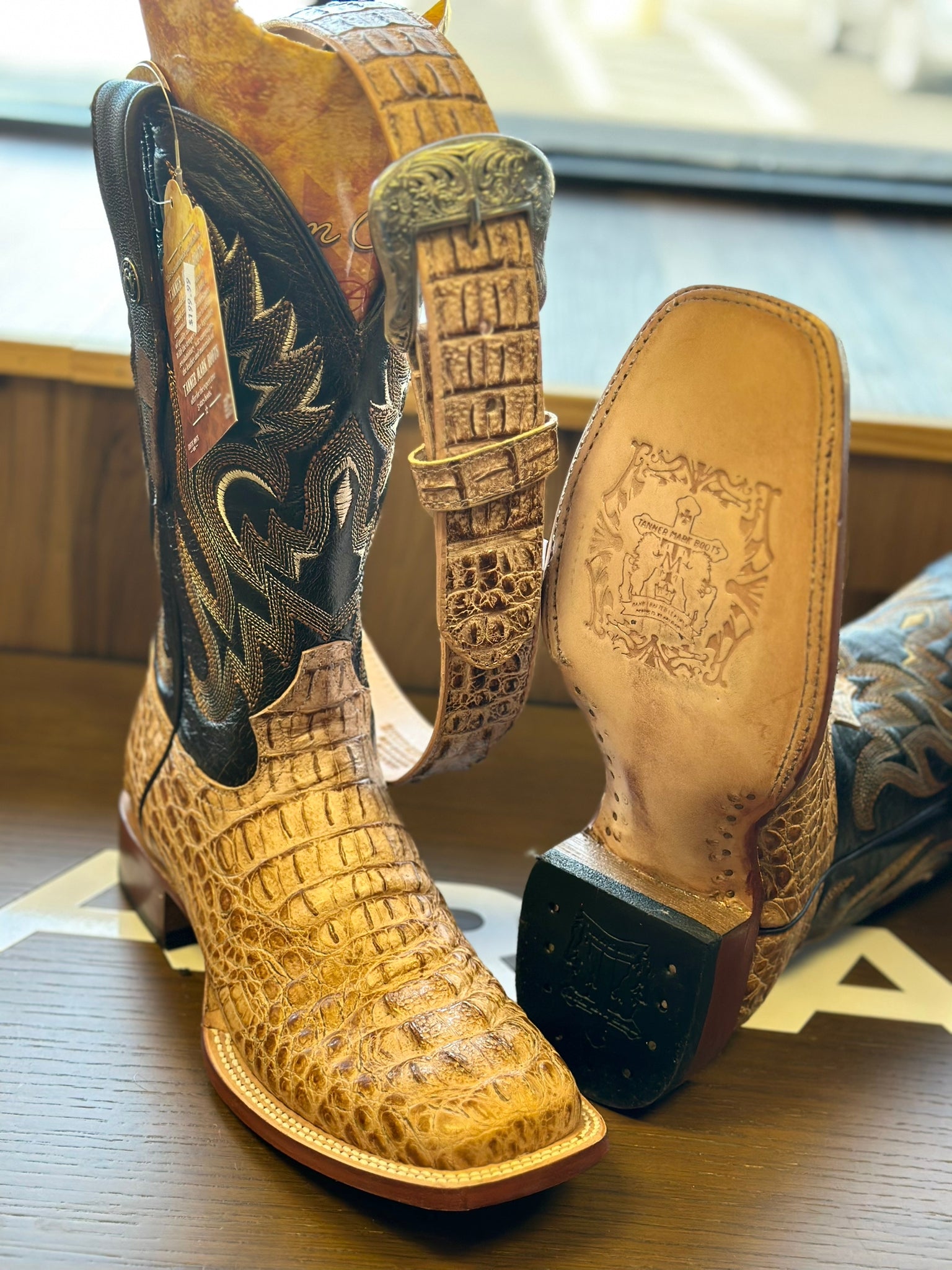 TANNER MARK BOOT PRINT CAIMAN HONEY