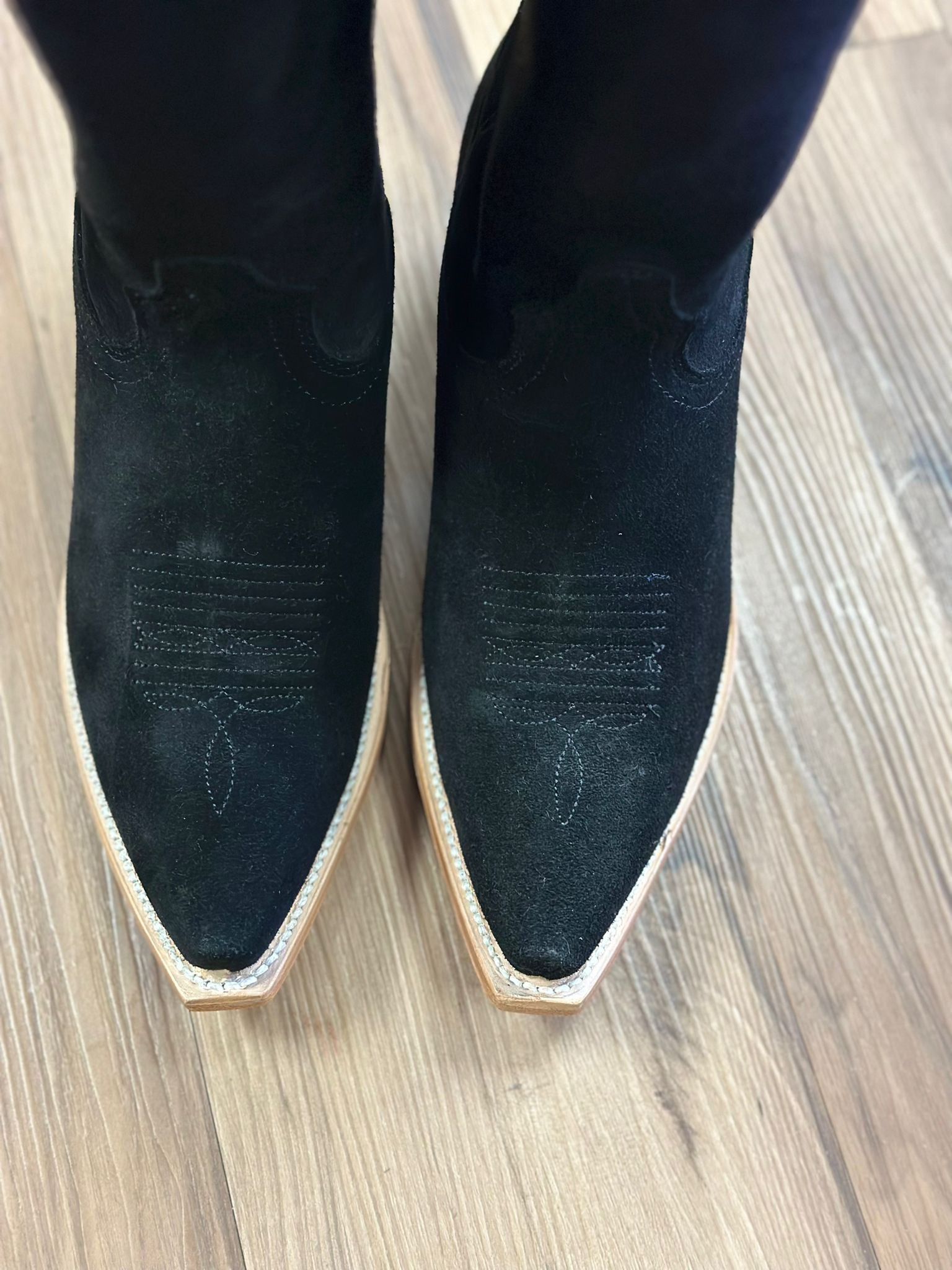 BOTAS LOS ALTOS PARA MUJER AVESTRUZ MOCHA ESTILO RODELO