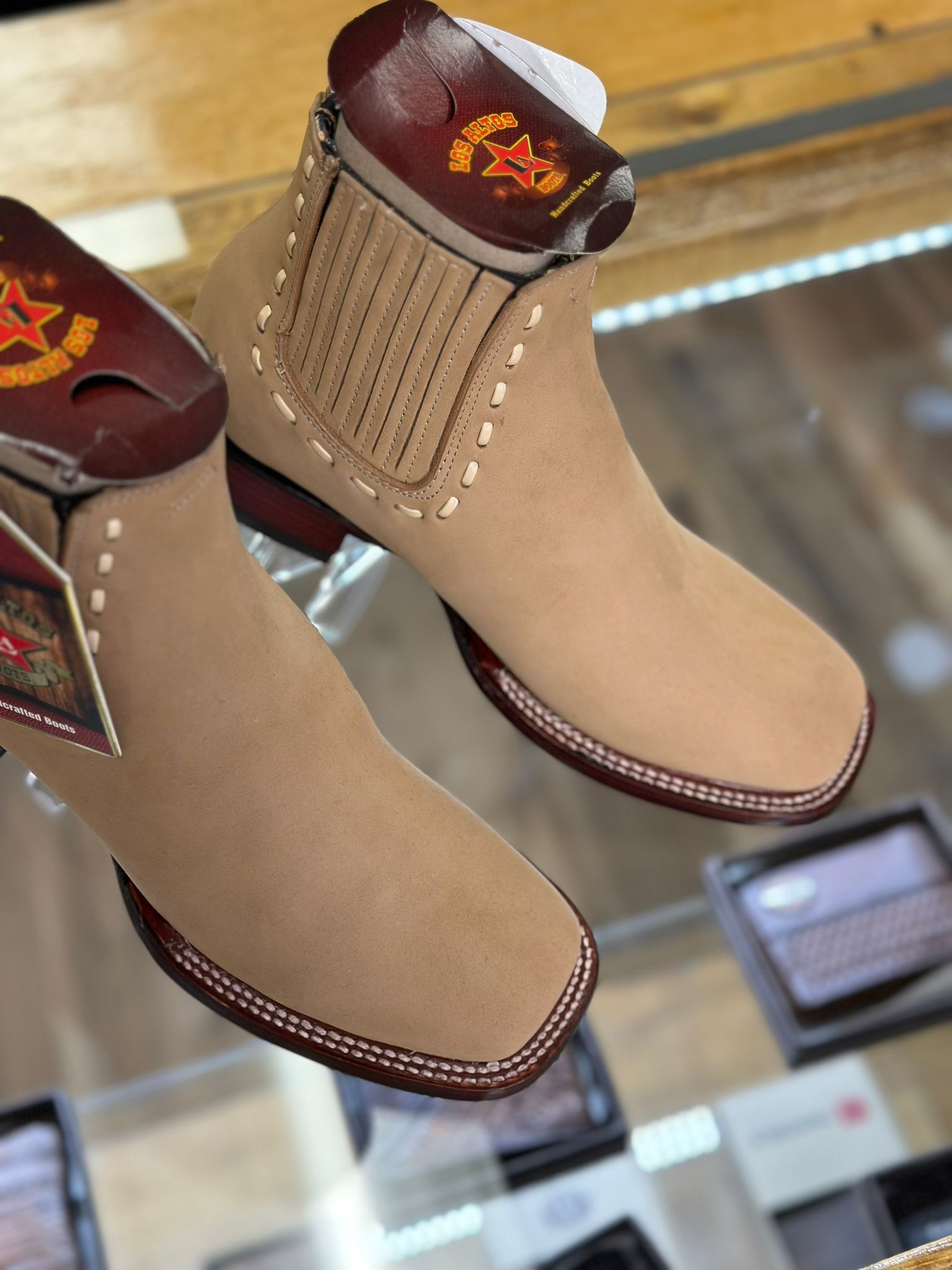 BOTAS LOS ALTOS PARA MUJER AVESTRUZ MOCHA ESTILO RODELO