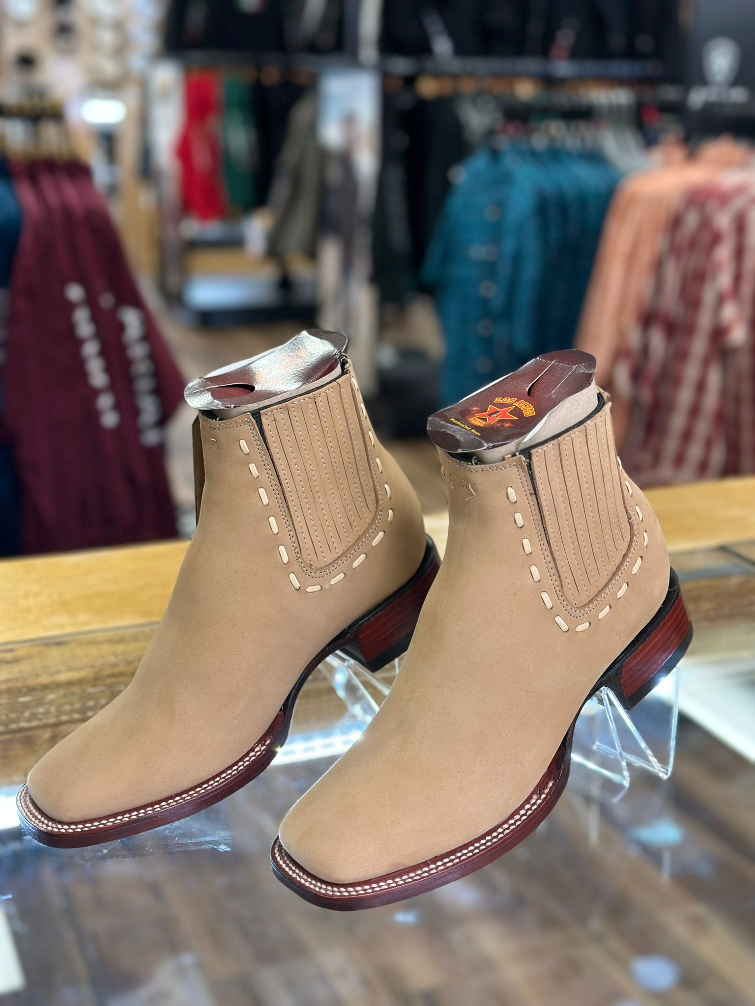 BOTAS LOS ALTOS PARA MUJER AVESTRUZ MOCHA ESTILO RODELO