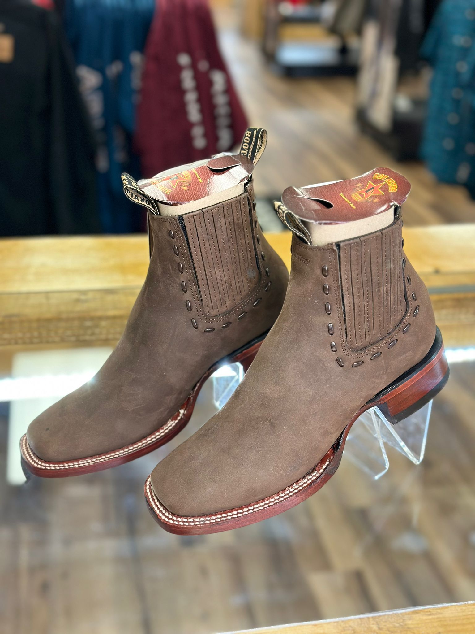 BOTAS LOS ALTOS PARA MUJER AVESTRUZ MOCHA ESTILO RODELO