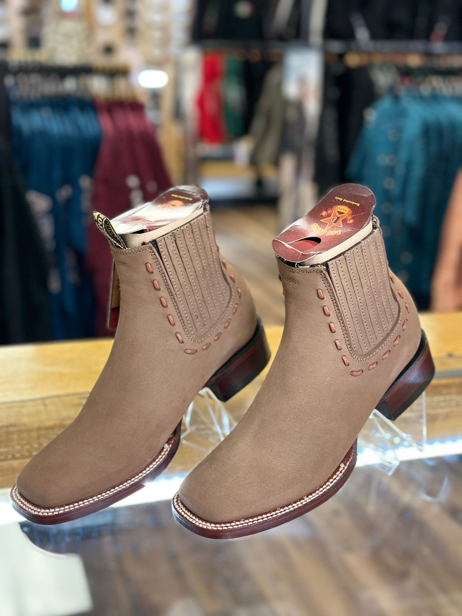 BOTAS LOS ALTOS PARA MUJER AVESTRUZ MOCHA ESTILO RODELO