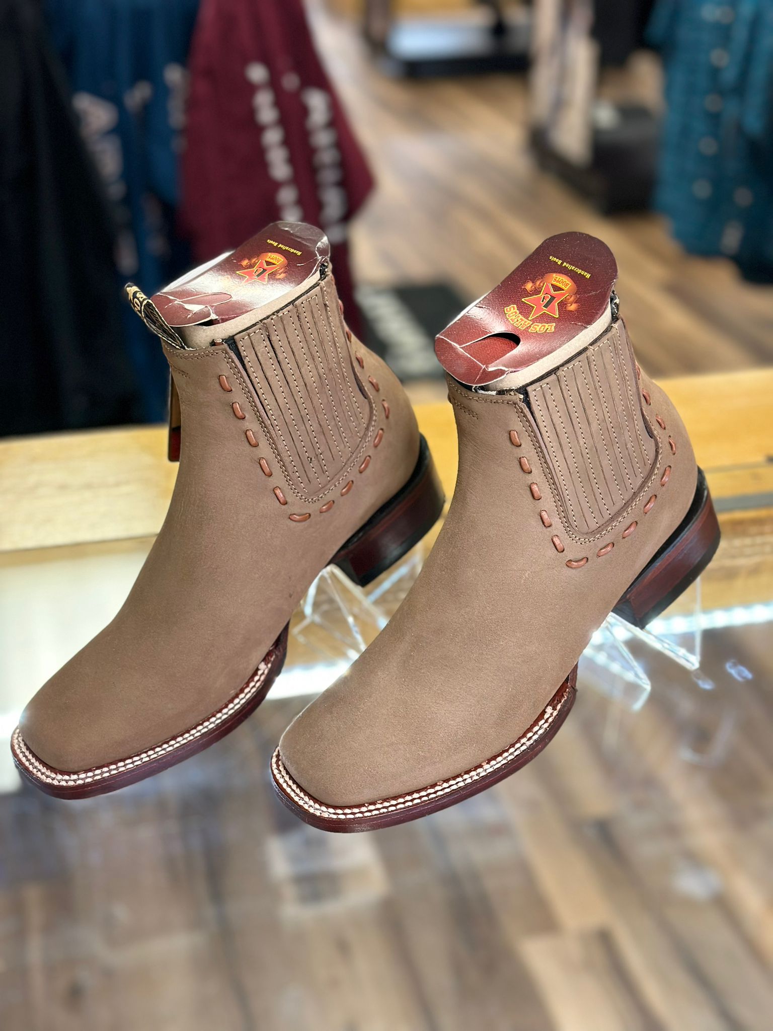 BOTAS LOS ALTOS PARA MUJER AVESTRUZ MOCHA ESTILO RODELO